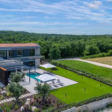 فيلة Visignano With Private Pool, Bbq And Jacuzzi Strpacici