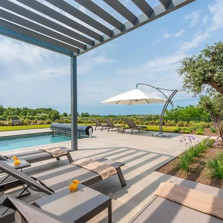Visignano With Private Pool, Bbq And Jacuzzi Strpacici