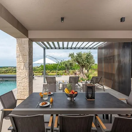 Visignano With Private Pool, Bbq And Jacuzzi Villa Strpacici